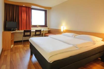 Ibis Wien Mariahilf - image 3