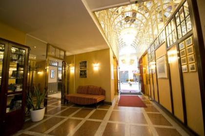 Theaterhotel & Suites Wien - image 3