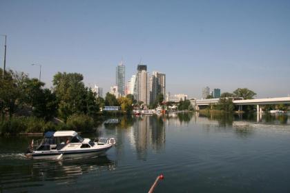 Strandhotel Alte Donau - image 2