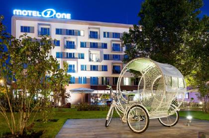 Motel One Wien-Prater - image 3