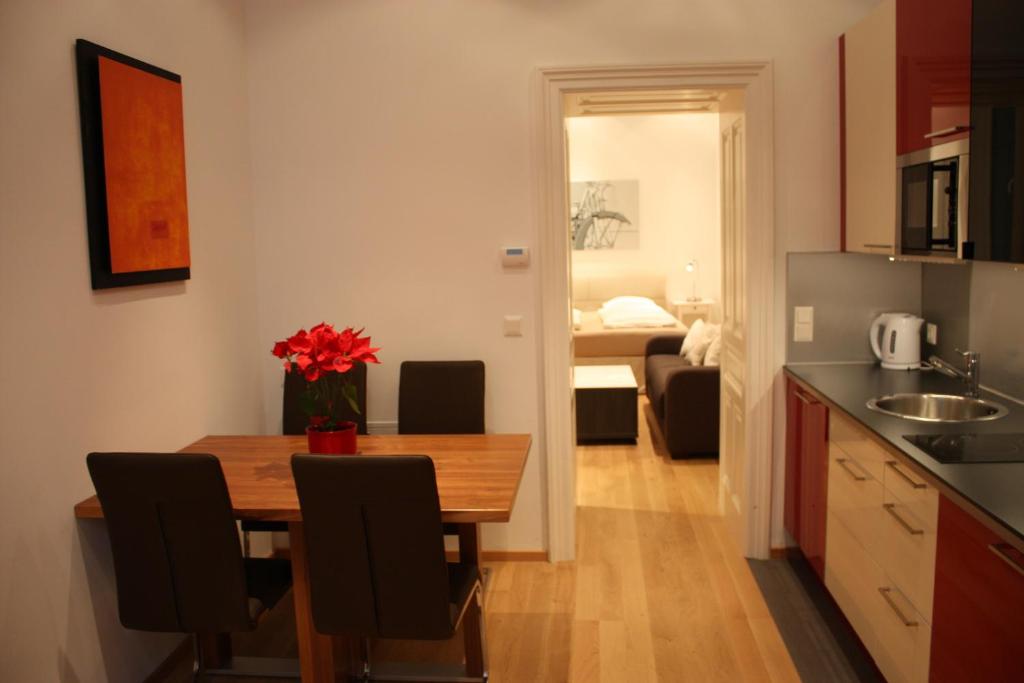 Opera Studio Apartment - main image