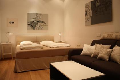 Opera Studio Apartment - image 2