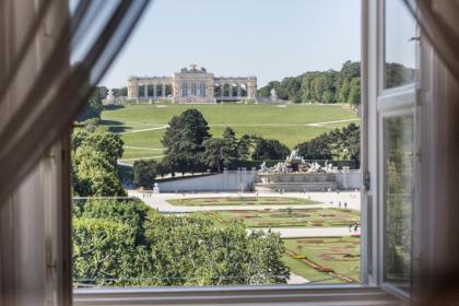 Schloß Schönbrunn Grand Suite - image 9