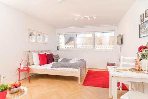 Red Monkey Vienna Apartment by welcome2vienna - main image