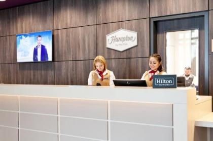 Hampton By Hilton Vienna Messe - image 3