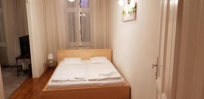 Vienna-Apartment-One Servitengasse - image 15