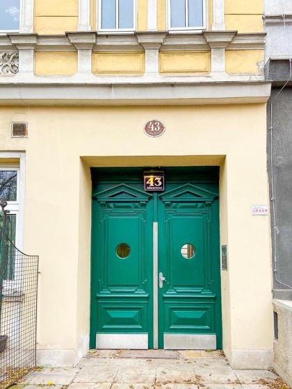 Bright Apartment Schönbrunn Palace - image 18