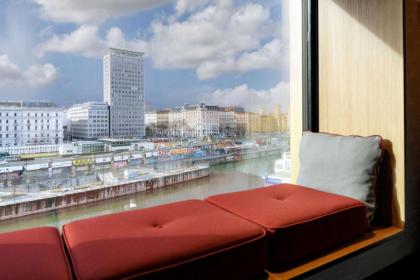 Radisson RED Hotel Vienna - image 8