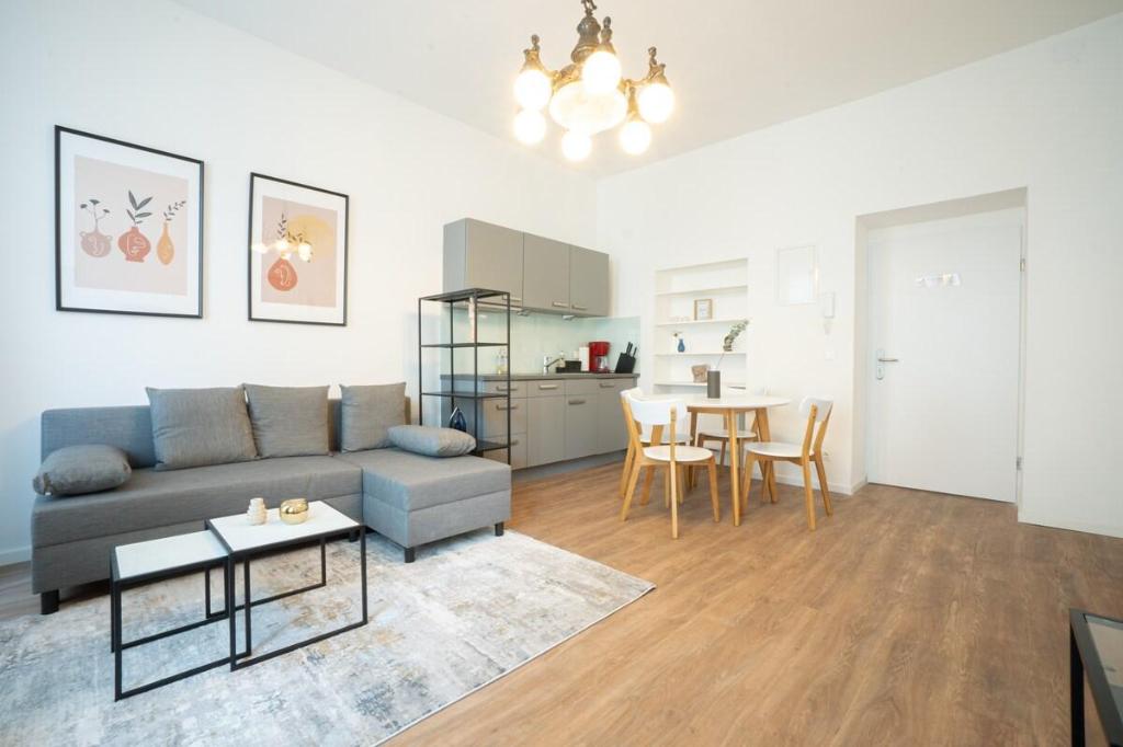 Sunny apartment in Leopoldstad terrace with grill - main image