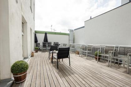 Sunny apartment in Leopoldstad terrace with grill - image 16