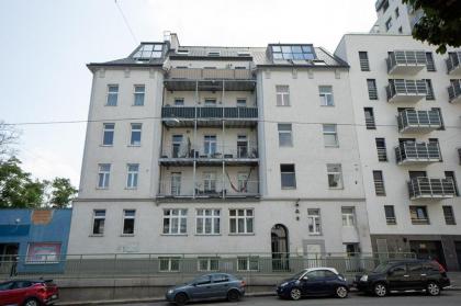 Sunny apartment in Leopoldstad terrace with grill - image 8