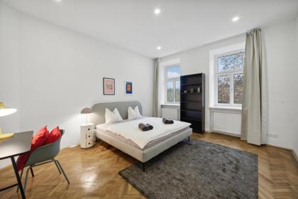 Big spacious central apartment in Vienna - image 10