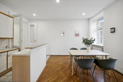 Big spacious central apartment in Vienna - image 15