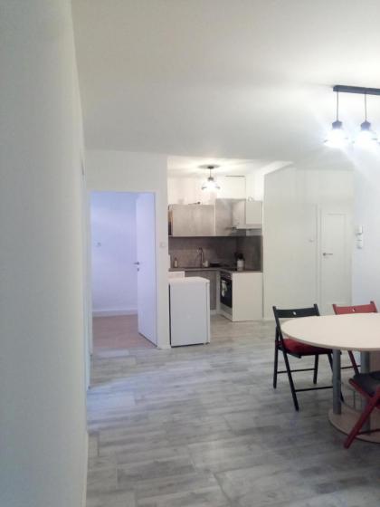 Nr.1 Perfect 3 bedrooms Near To Main Train Station - image 15