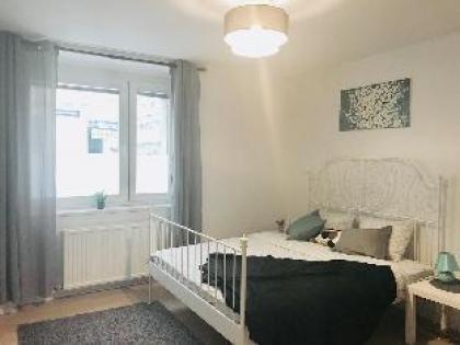 Nr.1 Perfect 3 bedrooms Near To Main Train Station - image 2