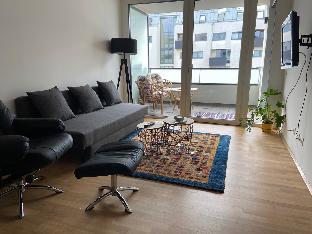 Zentrale Wohnung mit Terrasse - image 2