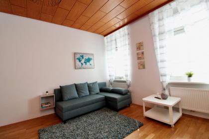 Redyard Modern Apartment - image 10