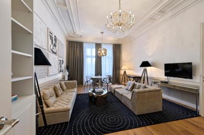 Luxurious Apartment close to the city centre - image 10